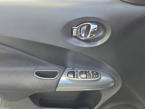 Used 2011 Nissan Juke SV w/ Chrome Pkg FWD image 25