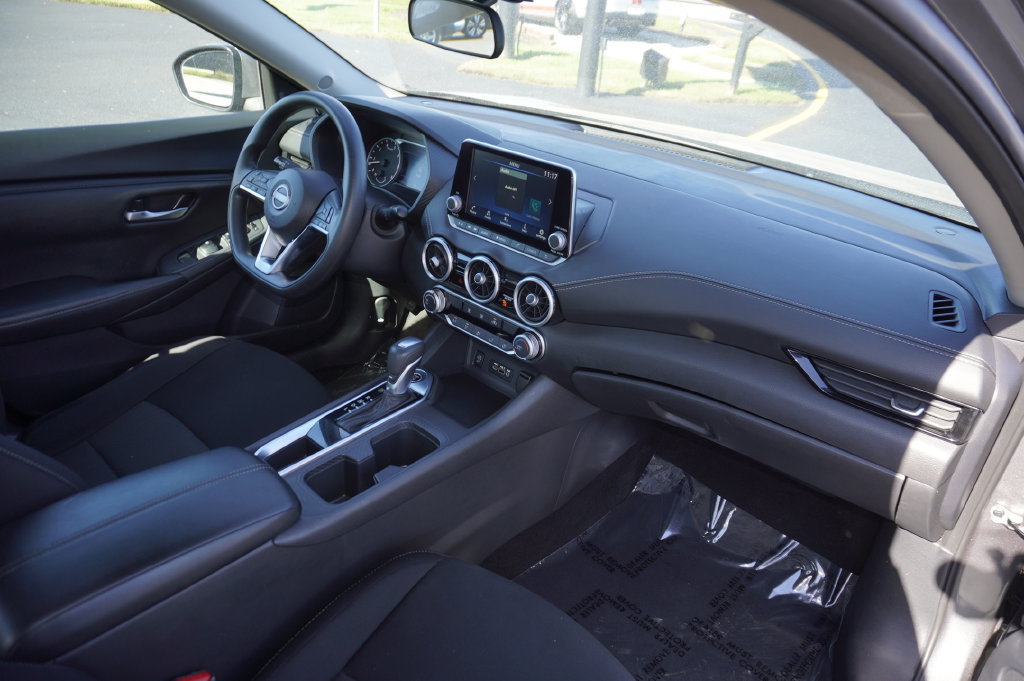 Used 2024 Nissan Sentra SV FWD image 29