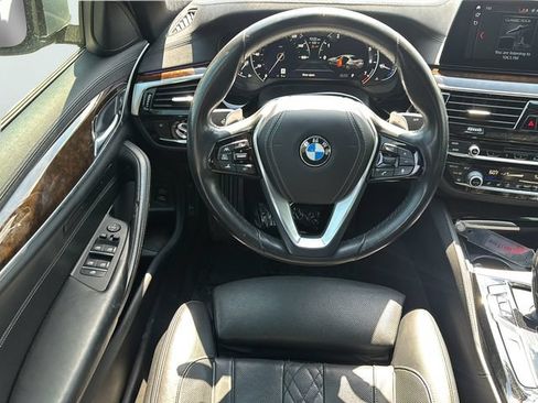 Used 2018 BMW 540i RWD image 18