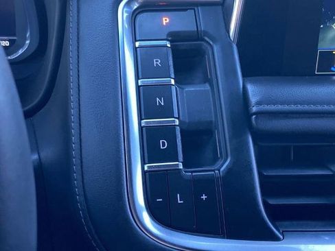 Used 2022 Chevrolet Tahoe Z71 w/ Luxury Package image 11