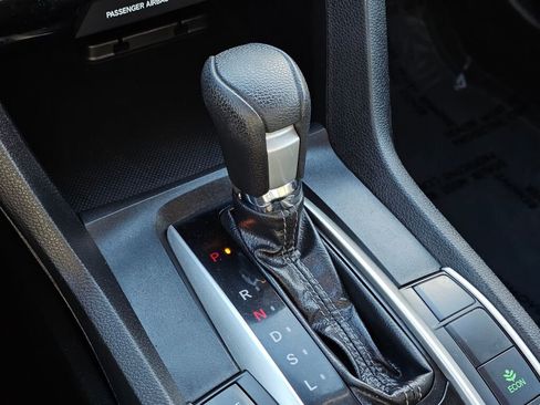 Used 2018 Honda Civic EX image 10