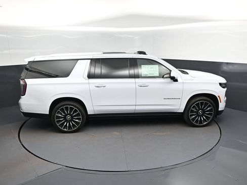 New 2026 Chevrolet Suburban High Country AWD/4WD image 36