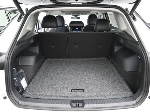 New 2026 Volkswagen Tiguan SE image 12