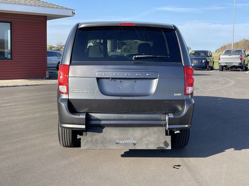 Used 2016 Dodge Grand Caravan SE w/ Quick Order Package 29E SE image 9