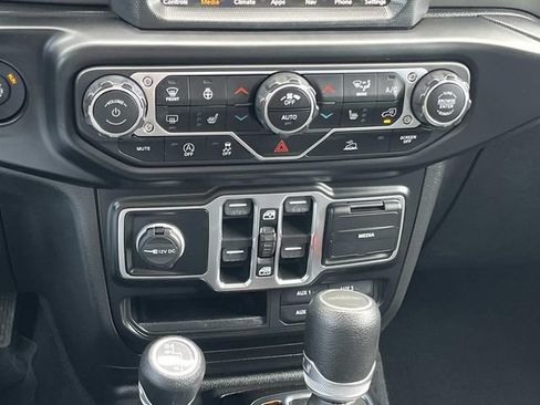 Used 2022 Jeep Gladiator Sport AWD/4WD image 29