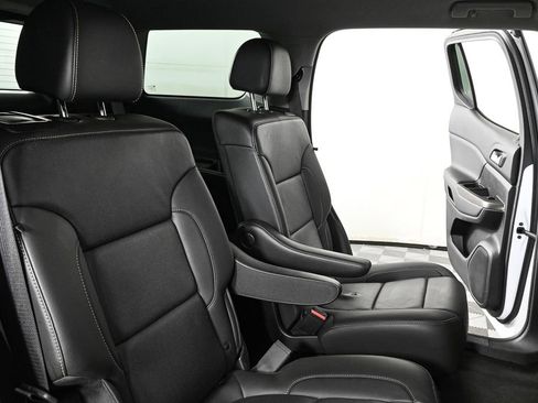 Used 2023 GMC Acadia SLT image 21