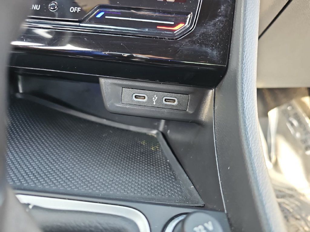 Used 2025 Volkswagen Jetta Sport FWD image 25