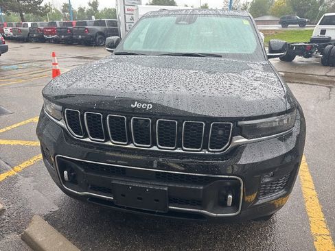 Used 2022 Jeep Grand Cherokee L Overland w/ Advanced Protech Group III AWD/4WD image 3