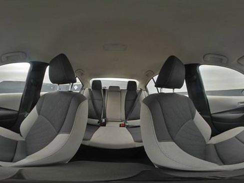 Used 2025 Toyota Corolla LE FWD image 28