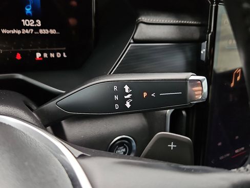 Used 2024 GMC Acadia Elevation image 20