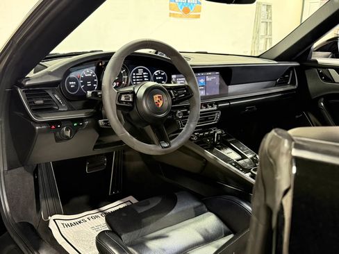 Used 2020 Porsche 911 Carrera 4S AWD/4WD image 19