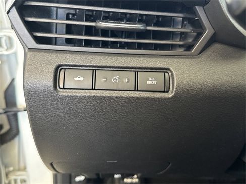 Used 2023 Nissan Altima 2.5 SV image 18