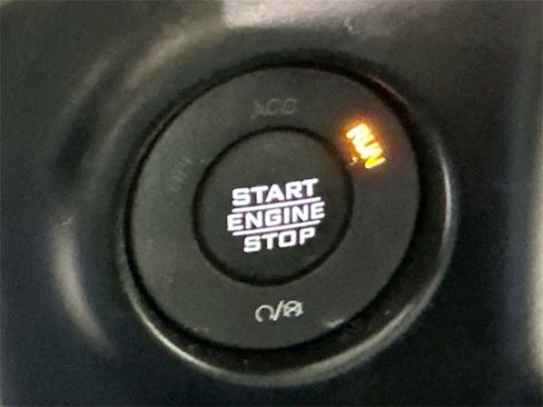 Used 2022 Jeep Wrangler Unlimited Sahara image 24