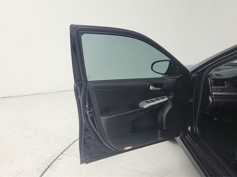 Used 2013 Toyota Camry SE image 20