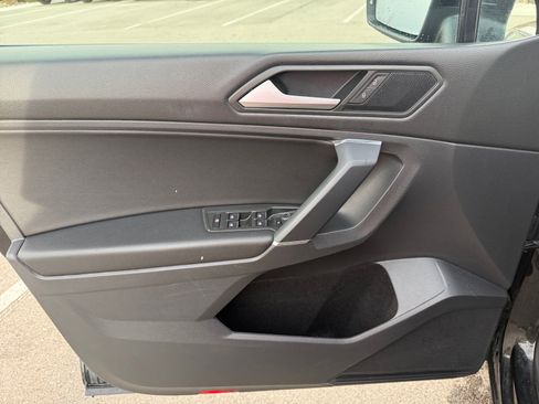 Used 2020 Volkswagen Tiguan SE R-Line image 13