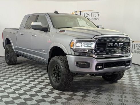Used 2022 RAM 2500 Limited AWD/4WD image 2