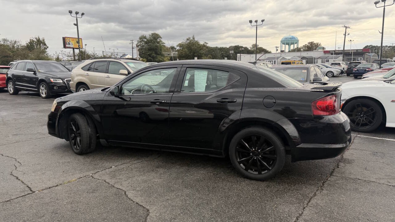 Used 2013 Dodge Avenger SXT w/ Blacktop Pkg FWD image 2