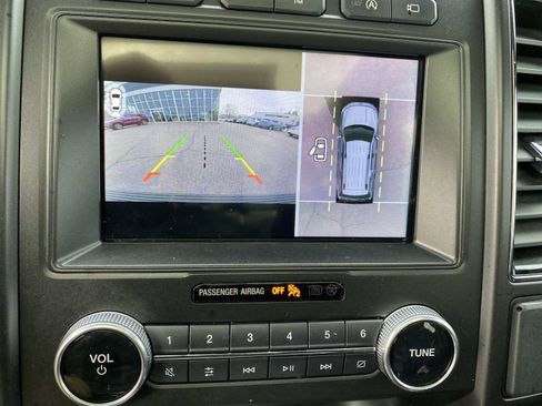 Used 2021 Ford Expedition Limited image 13