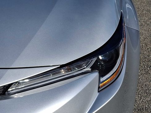 Used 2023 Toyota Corolla LE image 12