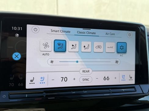 Certified 2025 Volkswagen Atlas SEL image 10