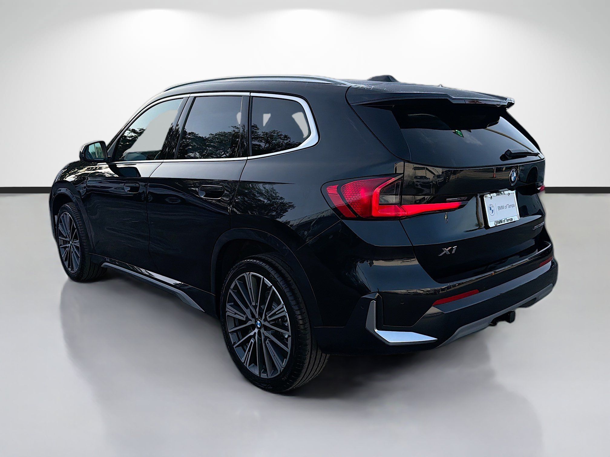 New 2026 BMW X1 xDrive28i w/ Technology Package AWD/4WD image 5