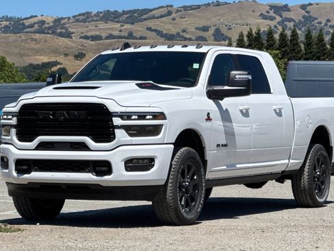 New 2026 RAM 3500 Laramie AWD/4WD image 9