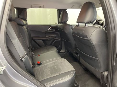 Used 2024 Mitsubishi Outlander SE Black Edition image 31