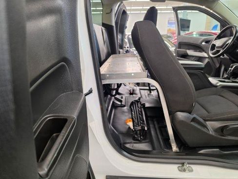 Used 2022 Chevrolet Colorado LT w/ Fleet Safety Package RWD image 32