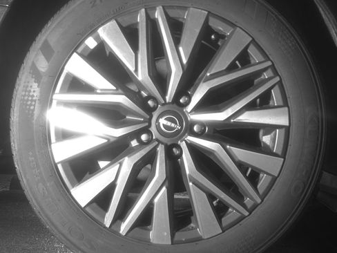 Used 2025 Nissan Altima 2.5 SV FWD image 15