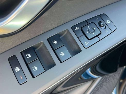 Used 2023 Kia Niro Wave w/ Wave Preserve Package FWD image 17