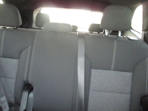 Used 2025 GMC Acadia Elevation image 18