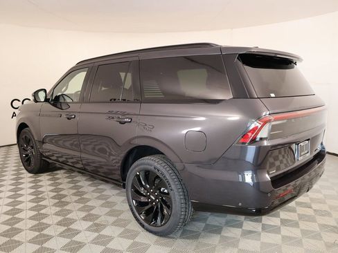 New 2025 Lincoln Navigator Reserve w/ Jet Appearance Package AWD/4WD image 24