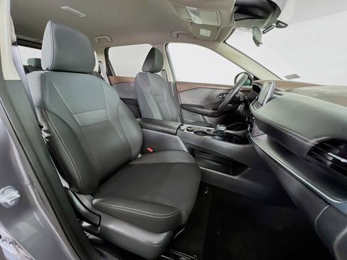 Used 2023 Nissan Rogue S image 27