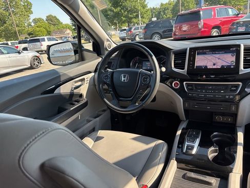 Used 2017 Honda Pilot Touring image 8