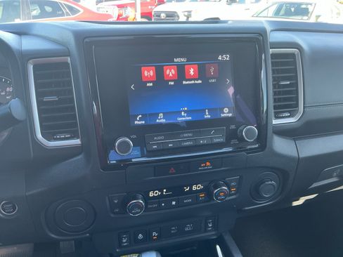 Used 2023 Nissan Frontier SV w/ SV Convenience Package RWD image 12