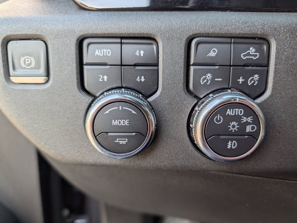 Used 2024 GMC Sierra 1500 Elevation w/ Elevation Premium Package AWD/4WD image 9