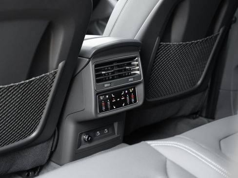 New 2026 Audi Q8 Premium Plus image 28