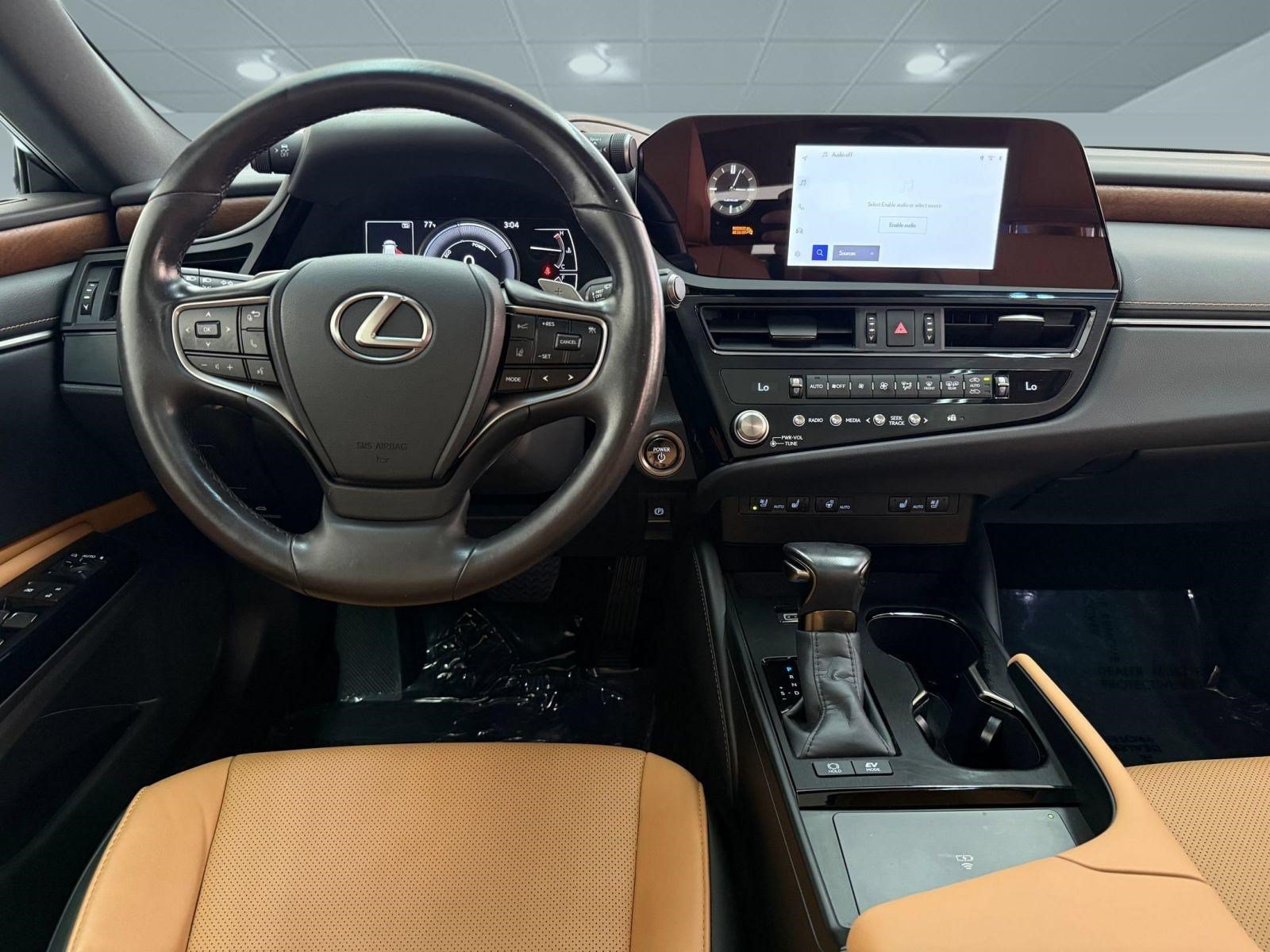 Used 2025 Lexus ES 300h w/ Premium Package FWD image 29