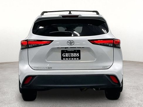 Used 2023 Toyota Highlander L AWD/4WD image 5