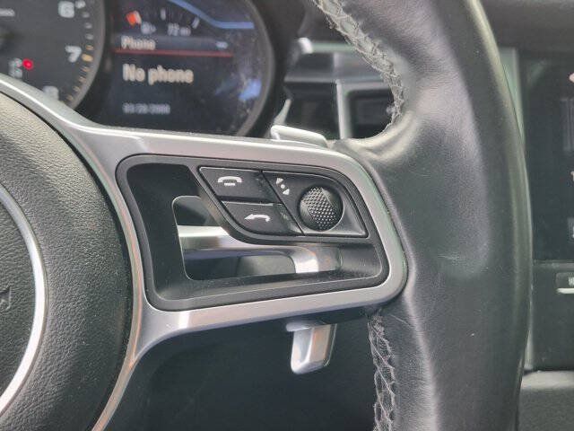 Used 2018 Porsche Macan AWD/4WD image 17
