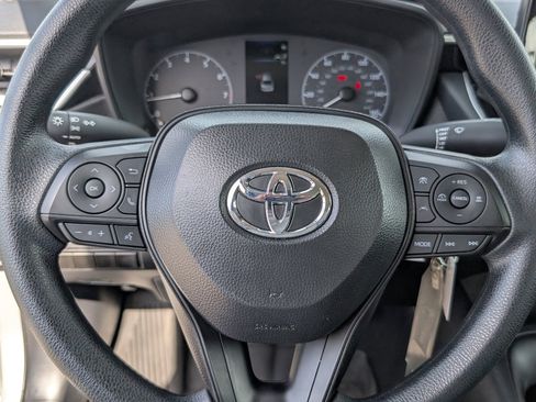 Used 2025 Toyota Corolla LE image 18