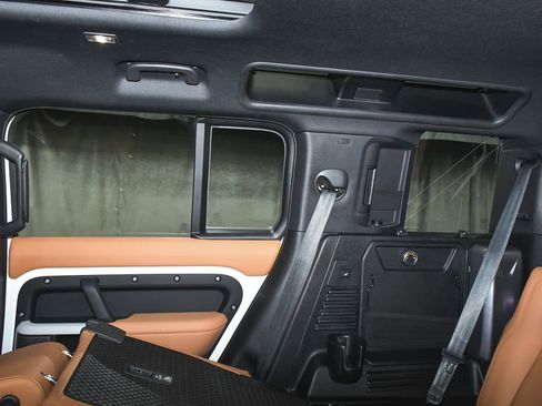Used 2023 Land Rover Defender 110 SE AWD/4WD image 52