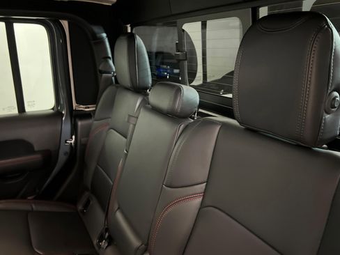 Certified 2025 Jeep Gladiator Rubicon image 20