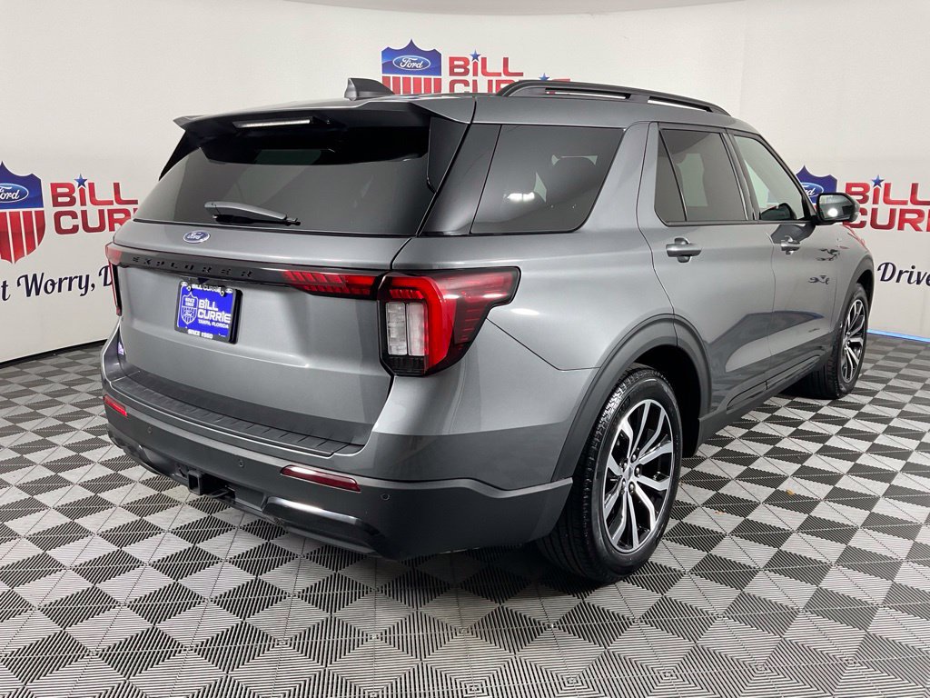 Used 2025 Ford Explorer ST-Line w/ Premium Package RWD image 3