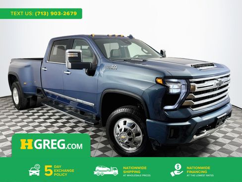 Used 2026 Chevrolet Silverado 3500 High Country w/ High Country Premium Package AWD/4WD image 1