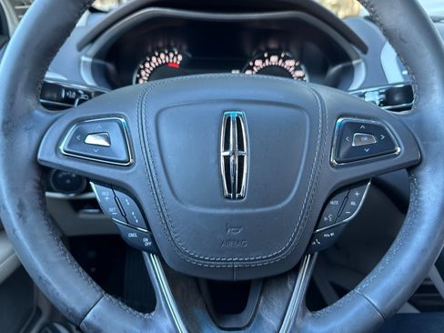 Used 2018 Lincoln MKZ Reserve w/ Luxury Package image 23