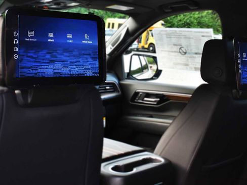 New 2026 Chevrolet Suburban High Country image 12