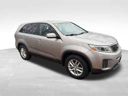 Used 2015 Kia Sorento LX image 6