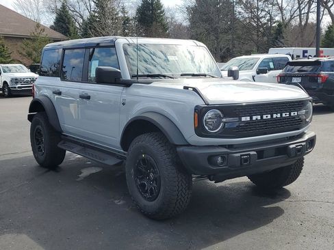 New 2026 Ford Bronco Big Bend w/ Black Diamond Package AWD/4WD image 3