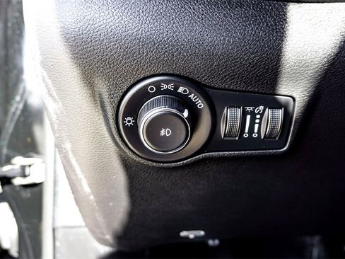 Used 2023 Jeep Compass Latitude w/ Convenience Group image 16